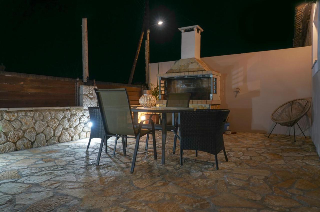 Stavros House Ипсос